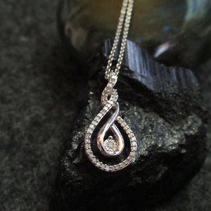 ELEGANT Diamond Necklace | Pave, Diamond Knot Design | Italian Made